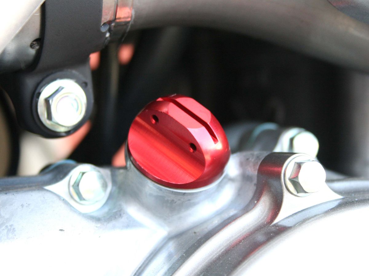 PAIR OF ENGINE AND GEARBOX OIL CAPS WRS